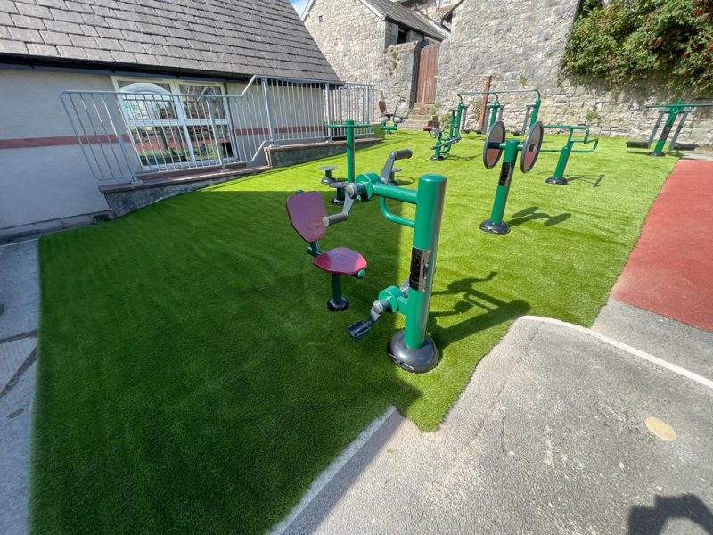 Playground gym equipment for children