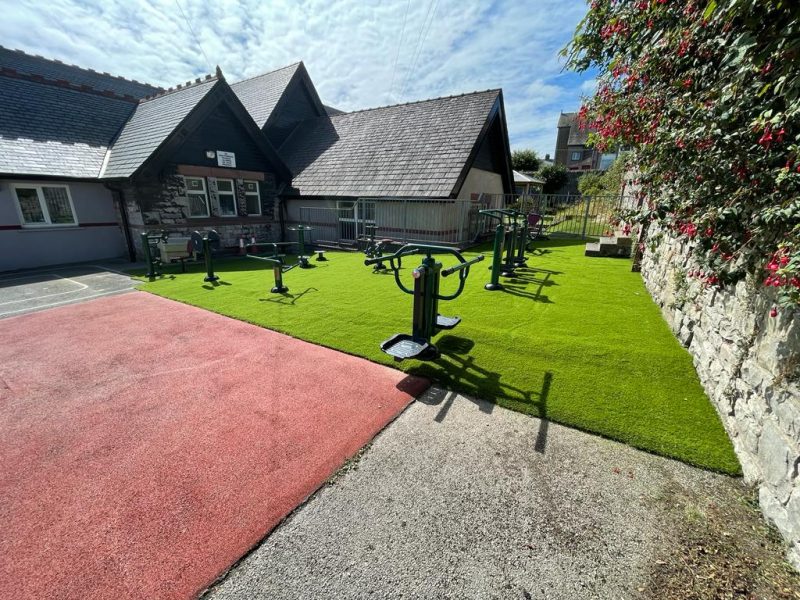 School Playground gym equipment for kids