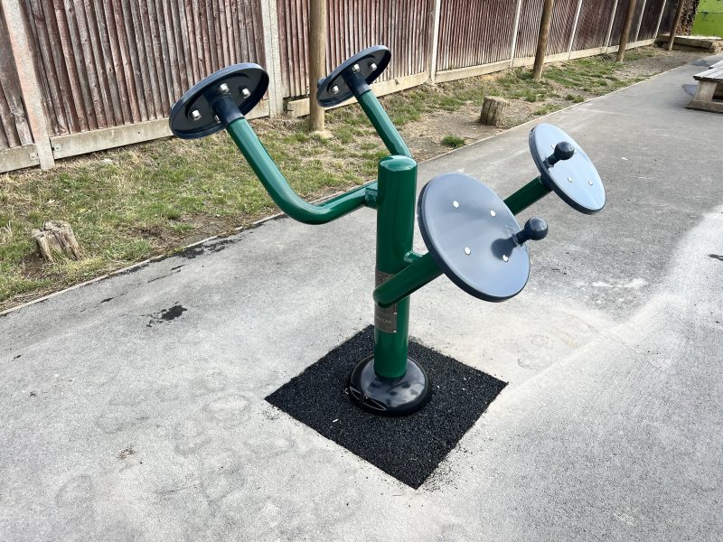 Salfords Primary School Garden Kids Gym