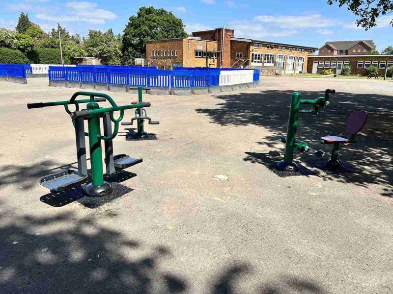 Kids gym equipment installers