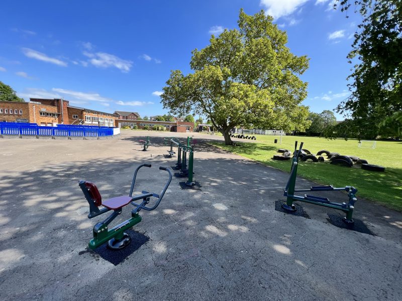 childrens outdoor gym equipment