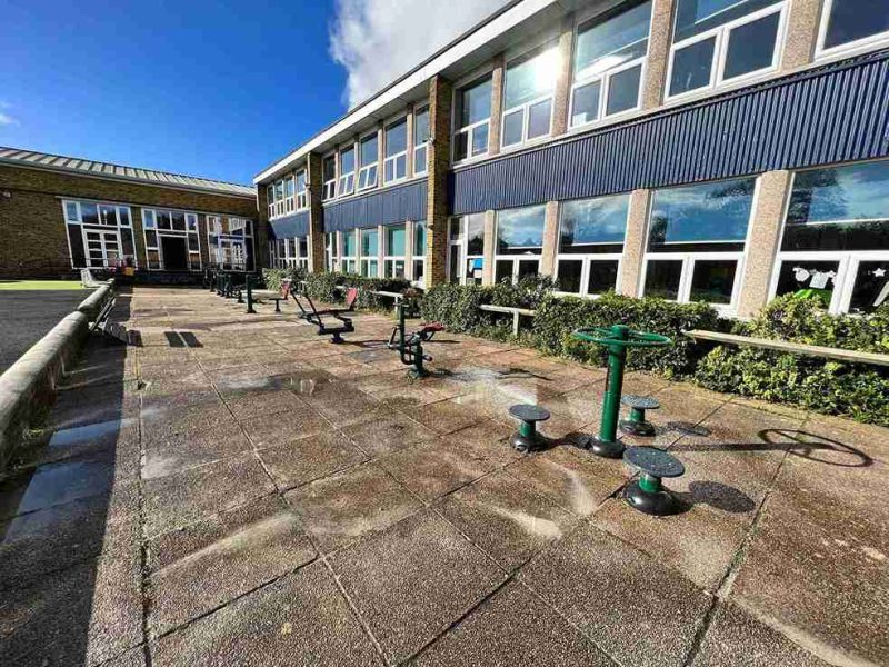 children's outdoor recreation equipment