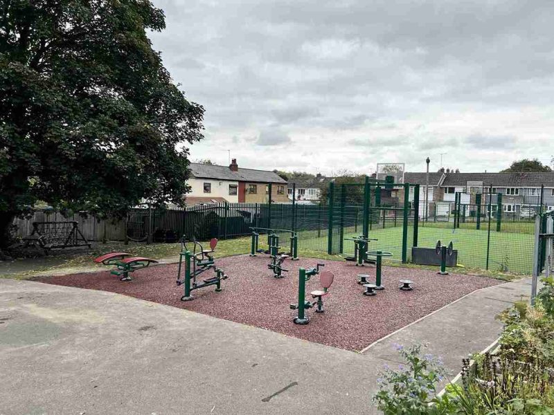 outdoor gym equipment